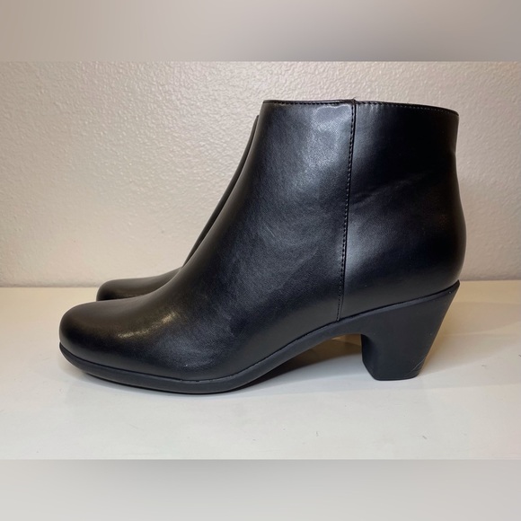 Easy Spirit NWOT Women’s Camira‎ Casual Classic Black Ankle Boots Size 9.5 - Picture 2 of 7